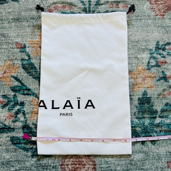 8.5x13.75” Alaia Paris Dust Bag - Picture 3 of 4